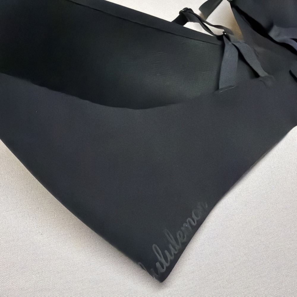 Lululemon Take Shape Push Up T-Shirt Bra Black 36C Wireless Hook & Eye